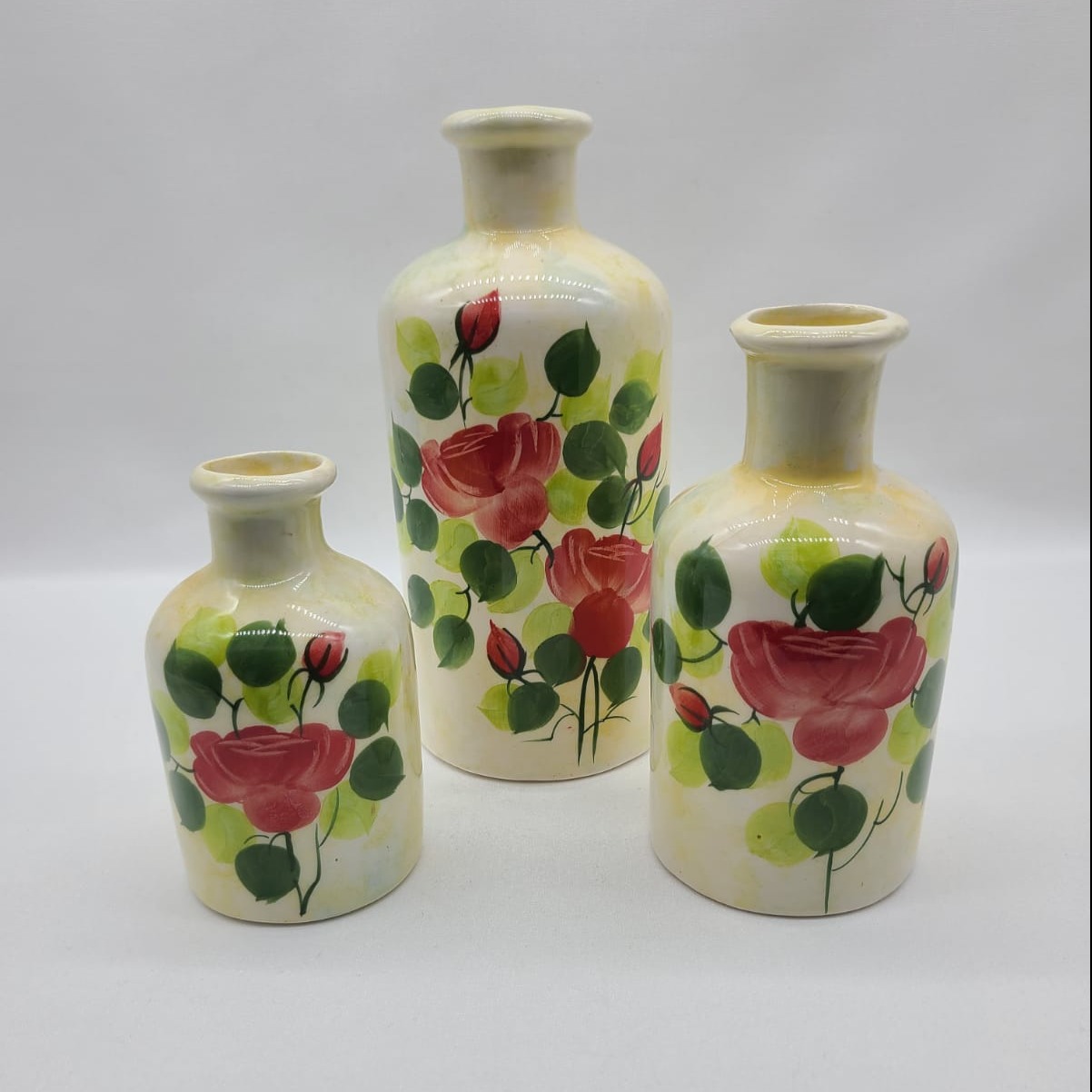 RedFlowerceramicvase01_6ae66388-0597-4376-a06e-6b2d96be234e